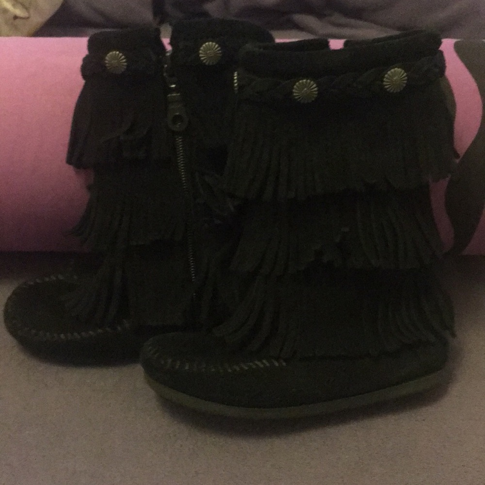 Minnetonka black toddler boots